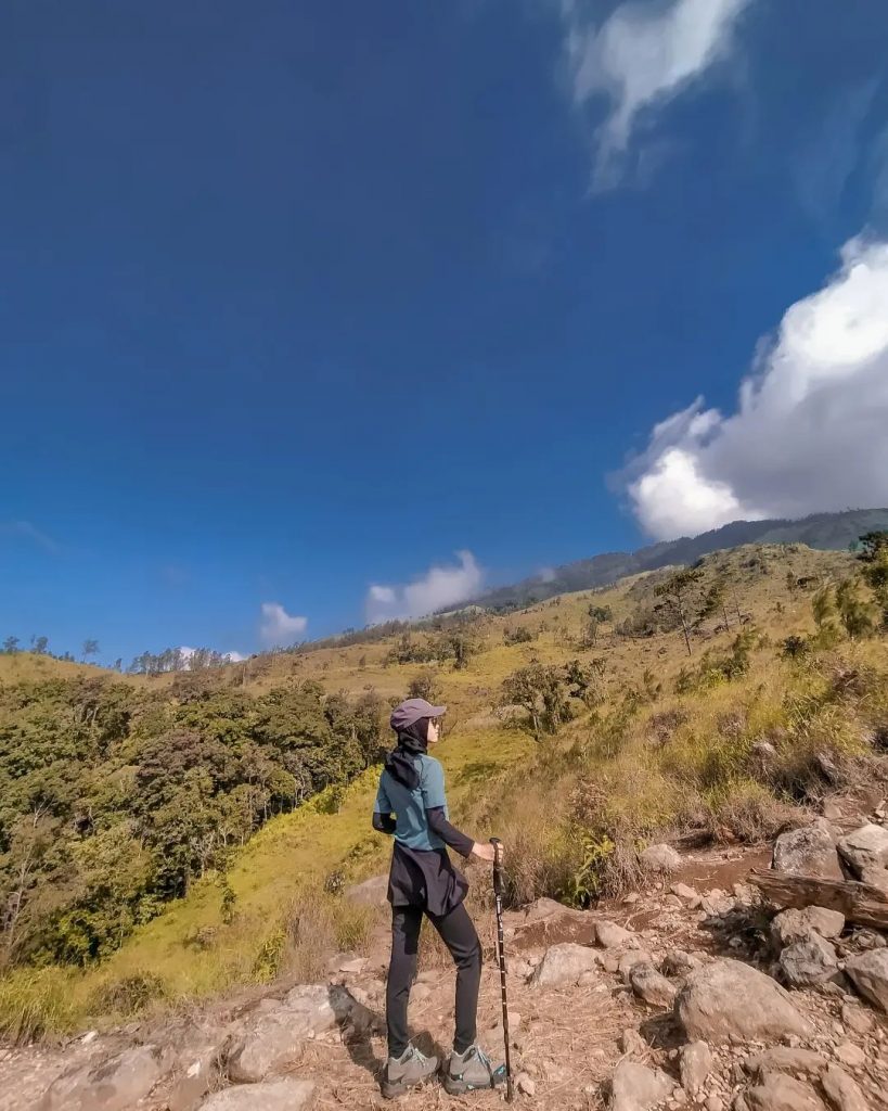 Hiking Di Puthuk Gragal Bonus Air Terjun Di Jalur Pendakiannya