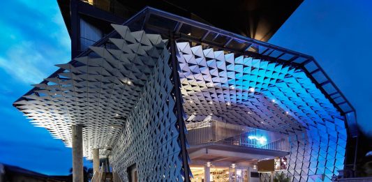 Meja Makan, Tempat Berbagi