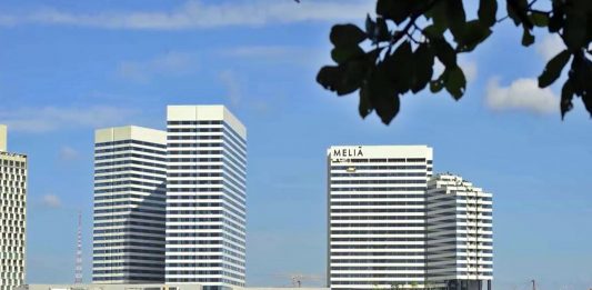 Menikmati Panorama Inya dari Kamar