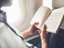 10 Cara Siasati Perjalanan Udara yang Panjang