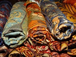 Warga Australia Pamerkan Koleksi Tekstil Langka Indonesia