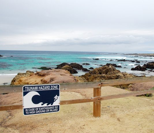 Tip Berlibur di Daerah Berpotensi Tsunami