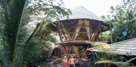 Bermain Bersama Alam di Hideout Beehive