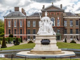 Anggota Keluarga Kerajaan Inggris yang Sering Melakukan Perjalanan