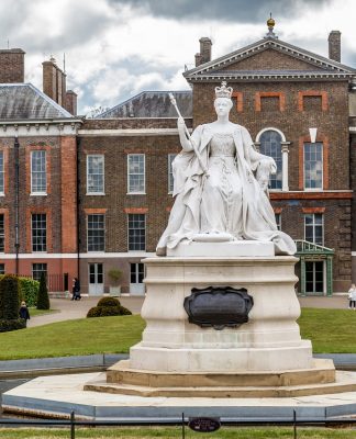 Anggota Keluarga Kerajaan Inggris yang Sering Melakukan Perjalanan