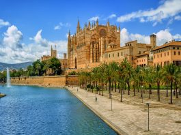 Spanyol Alami Penurunan Wisatawan Internasional