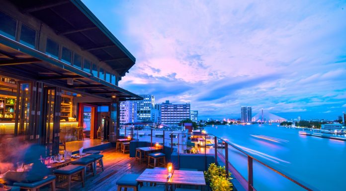 Menikmati Malam di Bangkok