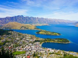 Queenstown Akan Berlakukan Pajak Turis