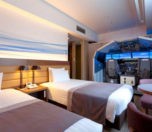 Hotel Ini Tawarkan Kamar dengan Simulasi Penerbangan Boeing 737