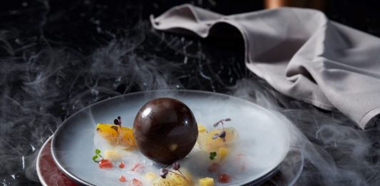 Menu Bertema Permainan Tujuh Belasan di 1945 Restaurant