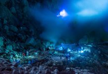 Tip Berburu Api Biru di Kawah Ijen
