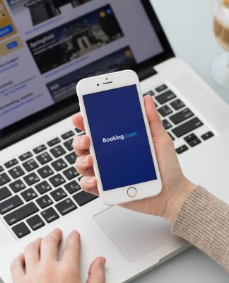 Grab Kini Tersedia di Aplikasi Booking.com