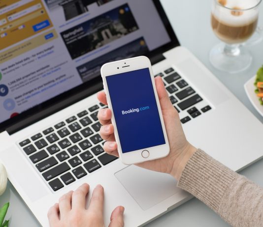 Grab Kini Tersedia di Aplikasi Booking.com