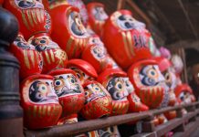 Melukis Daruma di Takasaki