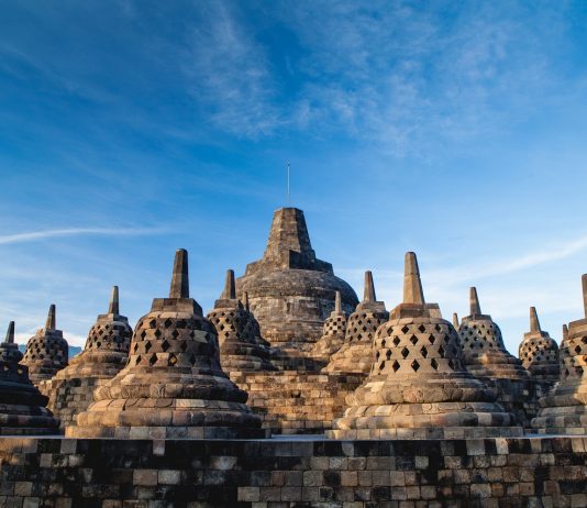 Tingkat Teratas Candi Borobudur Ditutup bagi Pengunjung