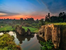 Ada Kandang Godzilla di Tangerang