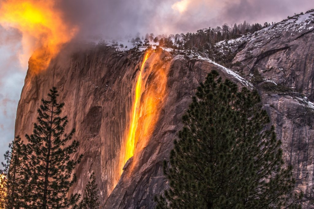 Menanti Fenomena Air Terjun Api di Taman Nasional Yosemite - Where Your