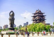 Jelajah Kuil Guiyuan di Wuhan, Bisa Sekalian Meramal Masa Depan!