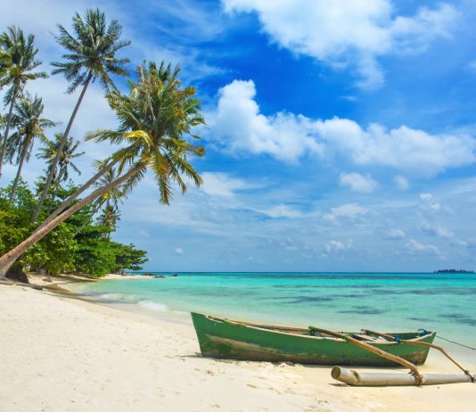 Tip Memotret Pantai-Pantai Indonesia