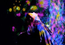 Bermain dengan Cahaya Warna-Warni di Milenial Glow Garden