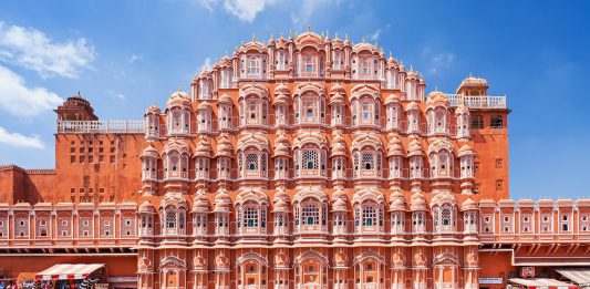 India Menangguhkan Visa Turis hingga 15 April 2020