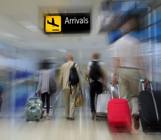 Pendatang dari Iran, Italia, dan Korsel Dilarang Transit dan Masuk Indonesia