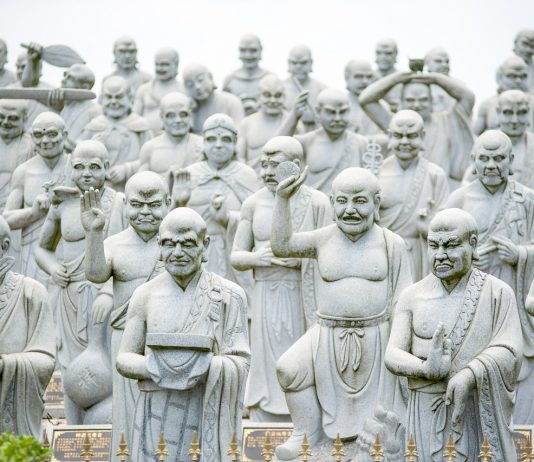 Mengagumi 1.000 Wajah Sang Buddha di Vihara Ksitigarbha Bodhisattva