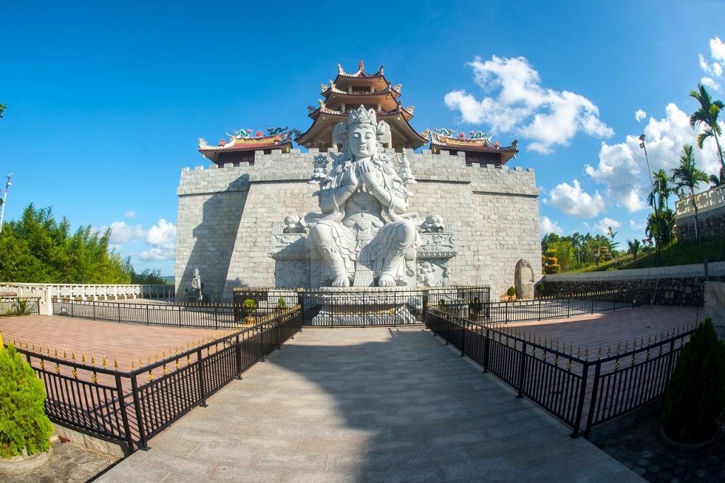 Mengagumi 1.000 Wajah Sang Buddha di Vihara Ksitigarbha Bodhisattva