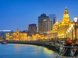 Warga Cina Serbu Tempat-tempat Wisata Usai Karantina