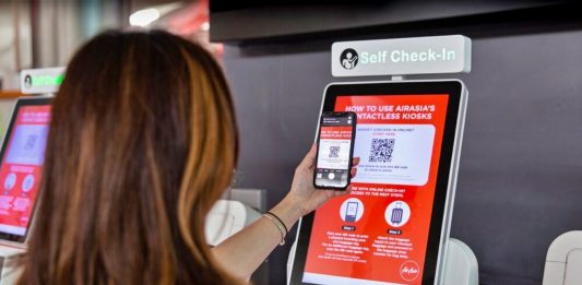 AirAsia Tawarkan Fasilitas Check-in Bebas Kontak