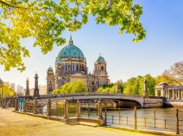 Qatar Airways Optimis Buka Kembali 80 Rute Secara Bertahap