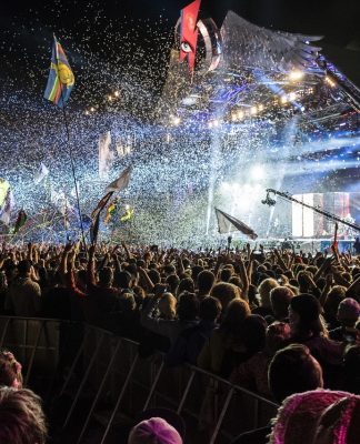 Batal Digelar, Glastonbury Festival Tetap Menghibur Penikmat Musik walau #DiRumahAja