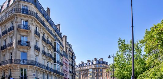 Prancis Mulai Longgarkan Lockdown, Namun Ada Aturan Wajib Karantina