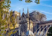 Atraksi Baru di Paris, Tur Simulasi Penerbangan Kunjungi Notre Dame