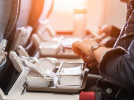 Masuki Normal Baru, Ini Aturan Makan dan Minum di Pesawat