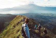 Pertama Kali Naik Gunung? Ini 9 Kesalahan Umum yang Harus Dihindari