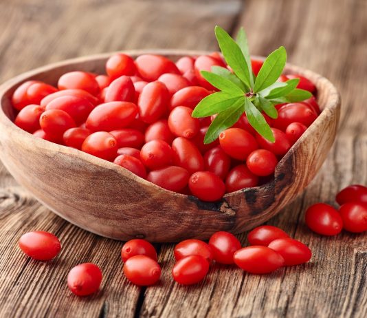 7 Makanan Sehat yang Baik Dikonsumsi Selagi Bepergian