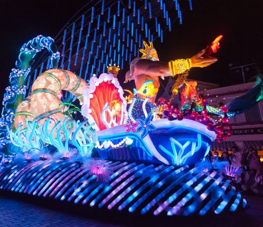 Belum Genap Sebulan Beroperasi, Hong Kong Disneyland Kembali Ditutup