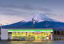 Hindari Kontak Fisik, FamilyMart di Jepang Pekerjakan Robot untuk Layani Pengunjung