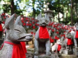 Toyokawa Inari Tokyo Betsuin, Kuil 1.000 Rubah di Akasaka