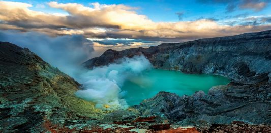 Kawah Ijen Kembali Beroperasi, Pengunjung Wajib Taati Protokol Kesehatan