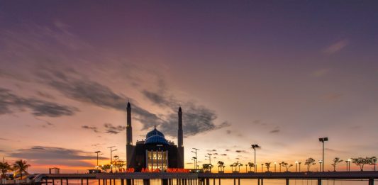 Tak Cuma Wisata Kuliner, Ini Pantai Terindah di Makassar