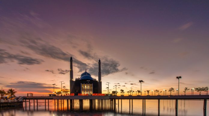 Tak Cuma Wisata Kuliner, Ini Pantai Terindah di Makassar