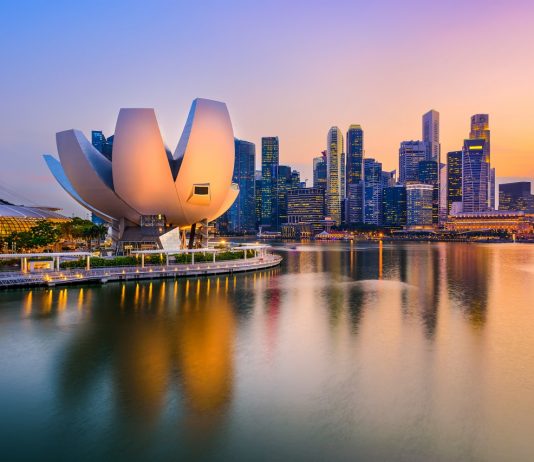 Singapura Lacak Pendatang dengan Perangkat Pemantau Elektronik