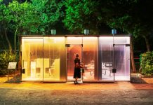 Unik, Tokyo Kini Punya Toilet Umum Transparan di Shibuya