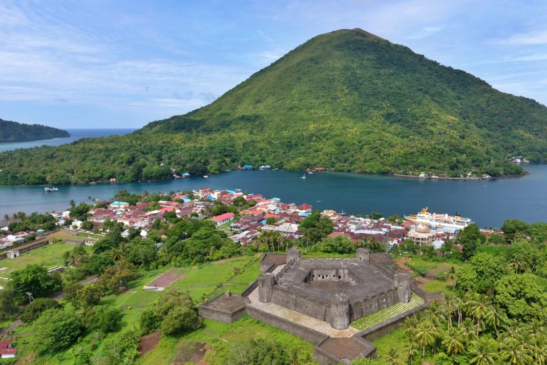 Mengenal Sejarah Banda Neira, Destinasi Wisata Eksotis di Maluku