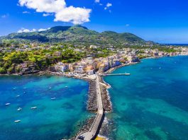 Lupakan Capri yang Ramai, Italia Punya Ischia yang Tak Kalah Memesona
