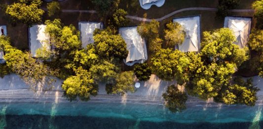 Menyepi di Pulau Moyo dalam Tenda Mewah Amanwana