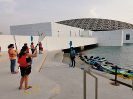 Tur Kayak, Cara Baru Menjelajah Louvre Abu Dhabi