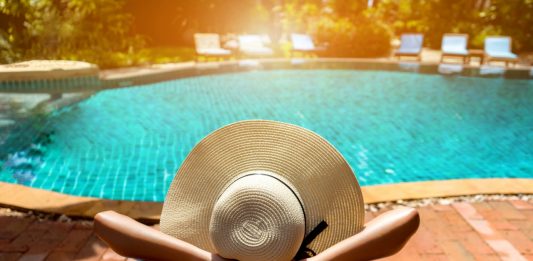 4 Pilihan Hotel untuk Staycation Mewah di Pantai Lagoi, Bintan